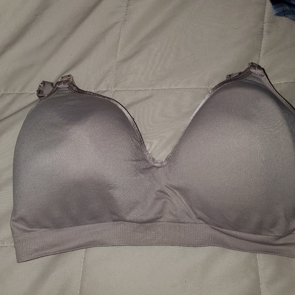 A pea in the pod nursing bra